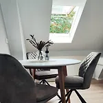 Stylische Altstadtwohnung - Netflix - Smart Tv - Schlafsofa Fuer 3 Personen *