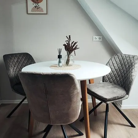 Stylische Altstadtwohnung - Netflix - Smart Tv - Schlafsofa Fuer 3 Personen 아파트