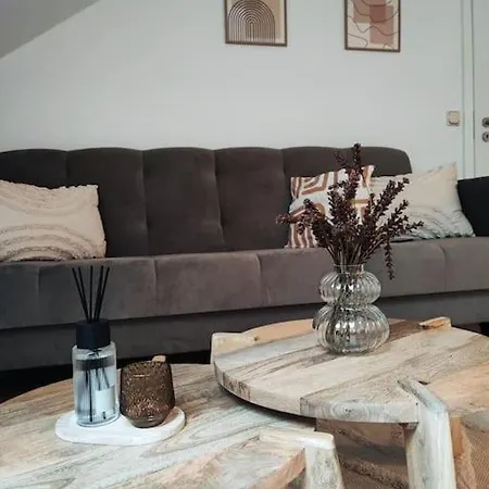 Daire Stylische Altstadtwohnung - Netflix - Smart Tv - Schlafsofa Fuer 3 Personen *